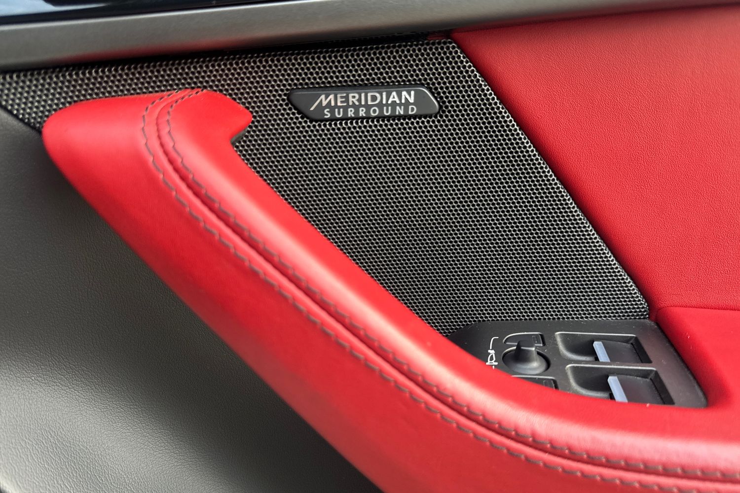 Used Jaguar F-Type 2015 for sale - 77659959: Photo 21