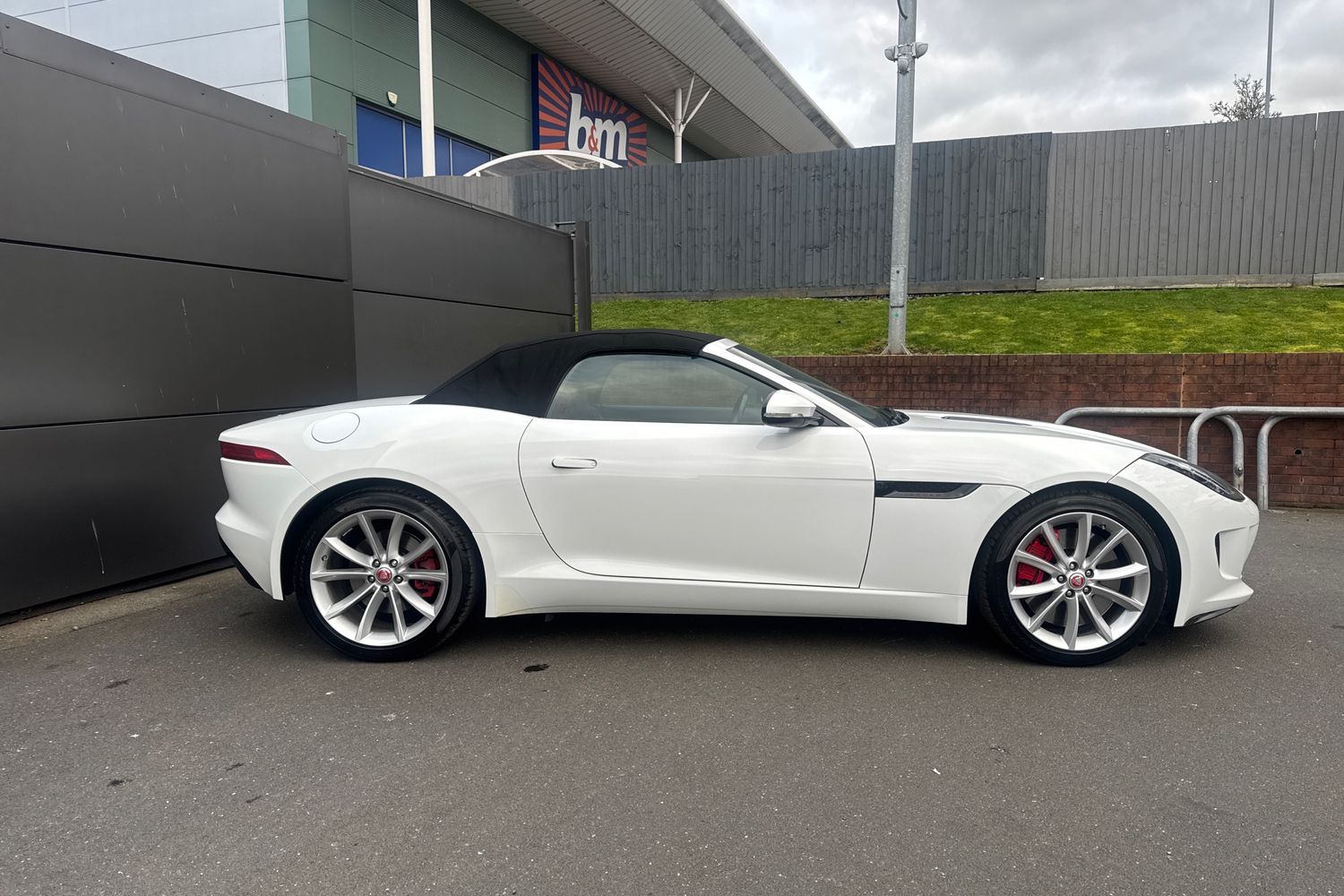 Used Jaguar F-Type 2015 for sale - 77659959: Photo 24