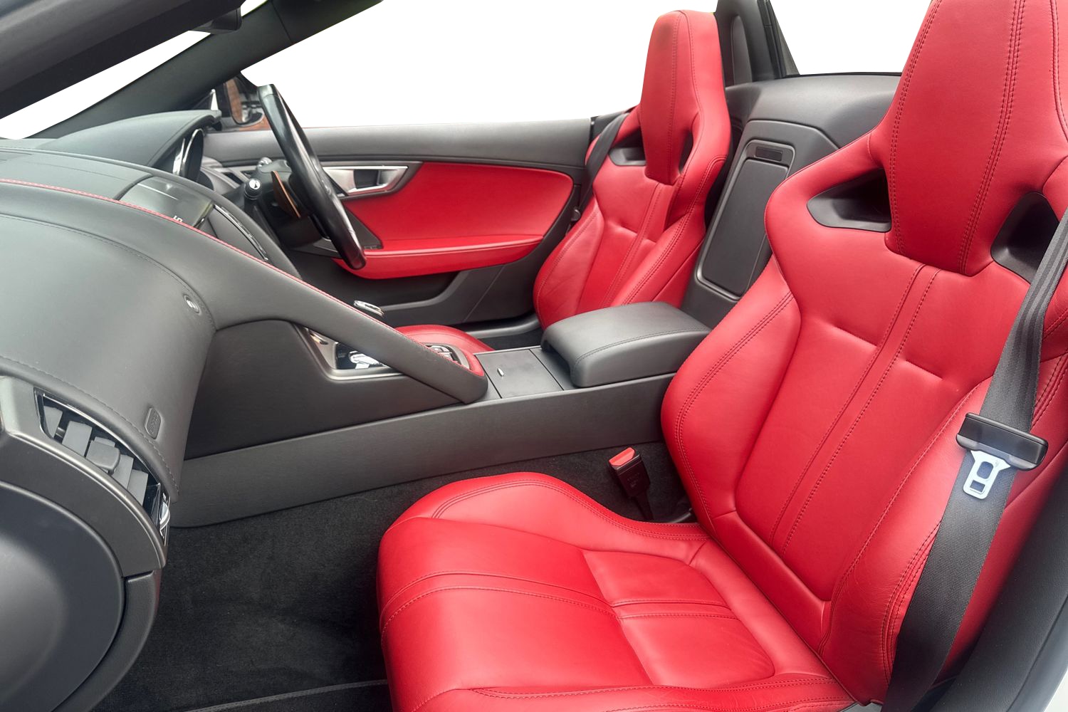 Used Jaguar F-Type 2015 for sale - 77659959: Photo 4