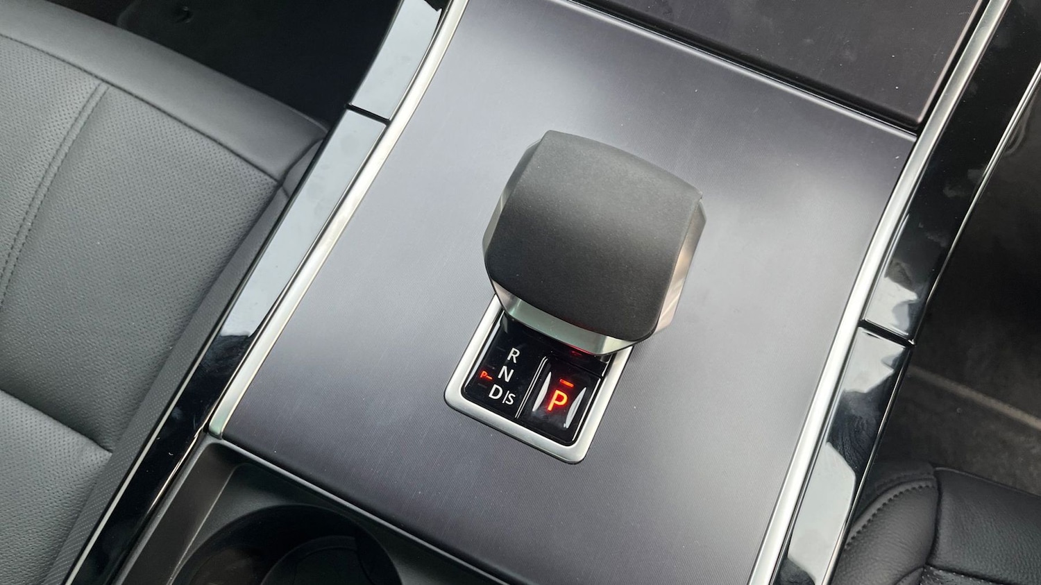 Used Land Rover Range Rover Evoque 2025 for sale - 76551832: Photo 13