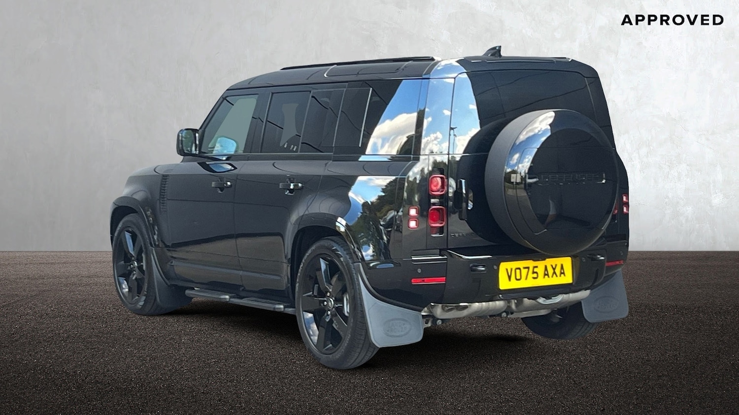 Used Land Rover Defender 2025 for sale - 76123922: Photo 2