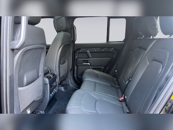 Used Land Rover Defender 2025 for sale - 76123922: Photo