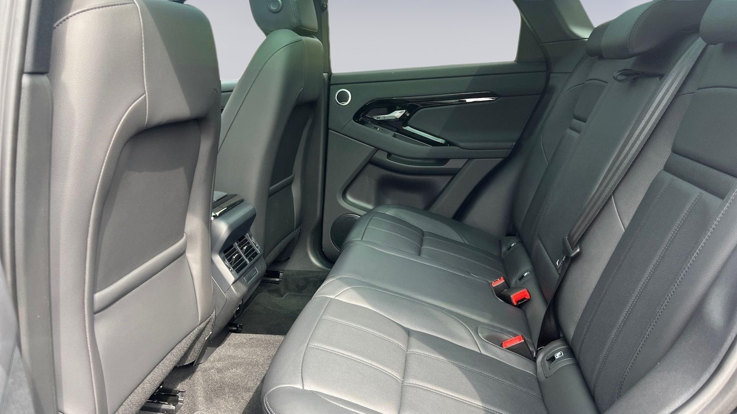 Used Land Rover Range Rover Evoque 2025 for sale - 77177375: Photo 4