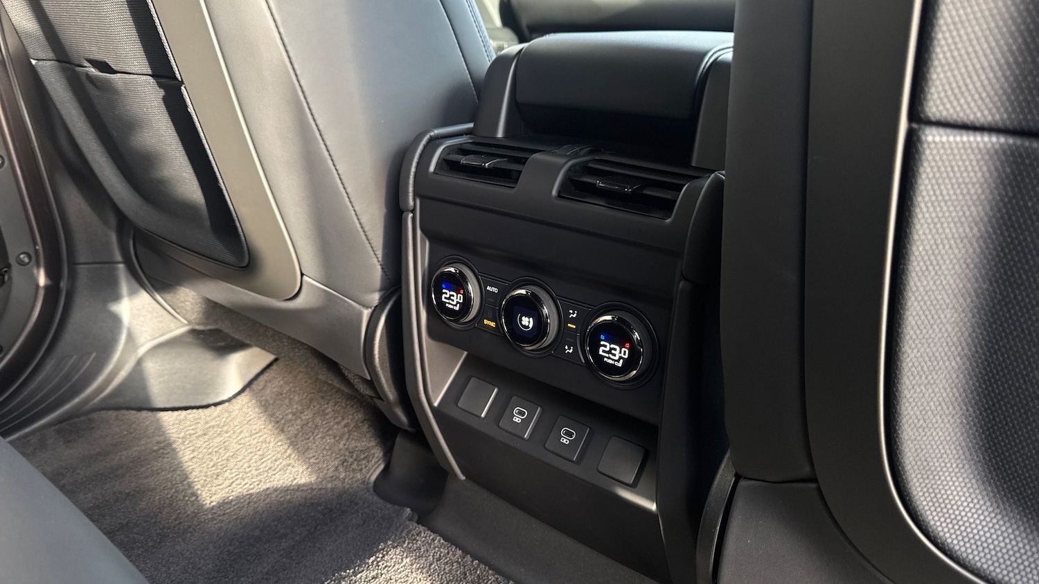 Used Land Rover Defender 2025 for sale - 77359925: Photo 18