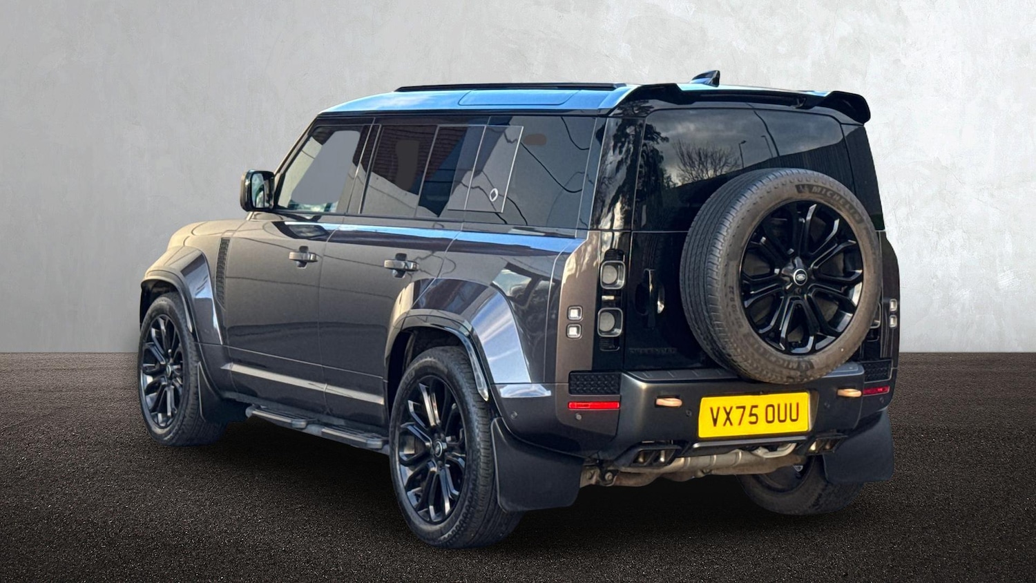 Used Land Rover Defender 2025 for sale - 77359925: Photo 2