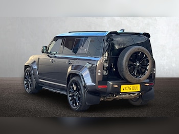 Used Land Rover Defender 2025 for sale - 77359925: Photo