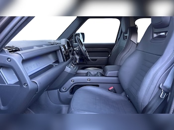 Used Land Rover Defender 2025 for sale - 77359925: Photo