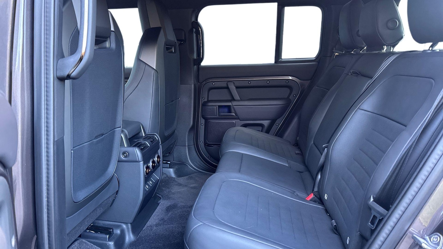 Used Land Rover Defender 2025 for sale - 77359925: Photo 4