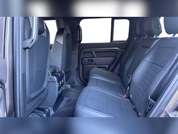 Used Land Rover Defender 2025 for sale - 77359925: Photo