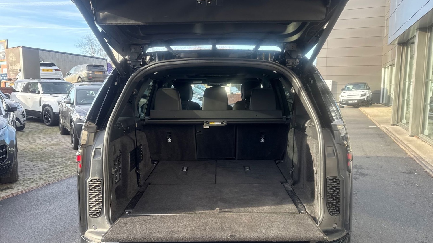 Used Land Rover Discovery 2023 for sale - 77587936: Photo 10