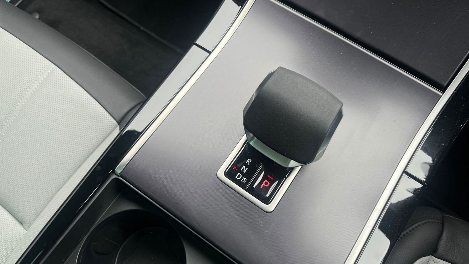 Used Land Rover Range Rover Evoque 2025 for sale - 76123987: Photo 13