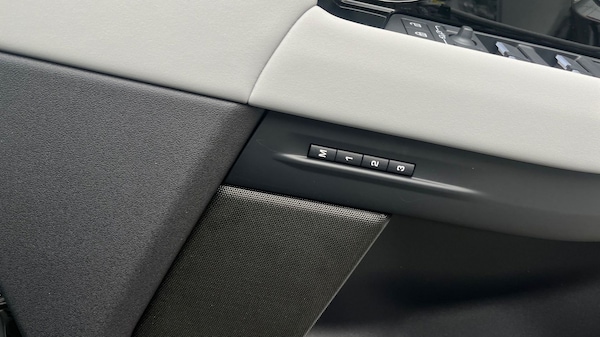 Used Land Rover Range Rover Evoque 2025 for sale - 76123987: Photo 24