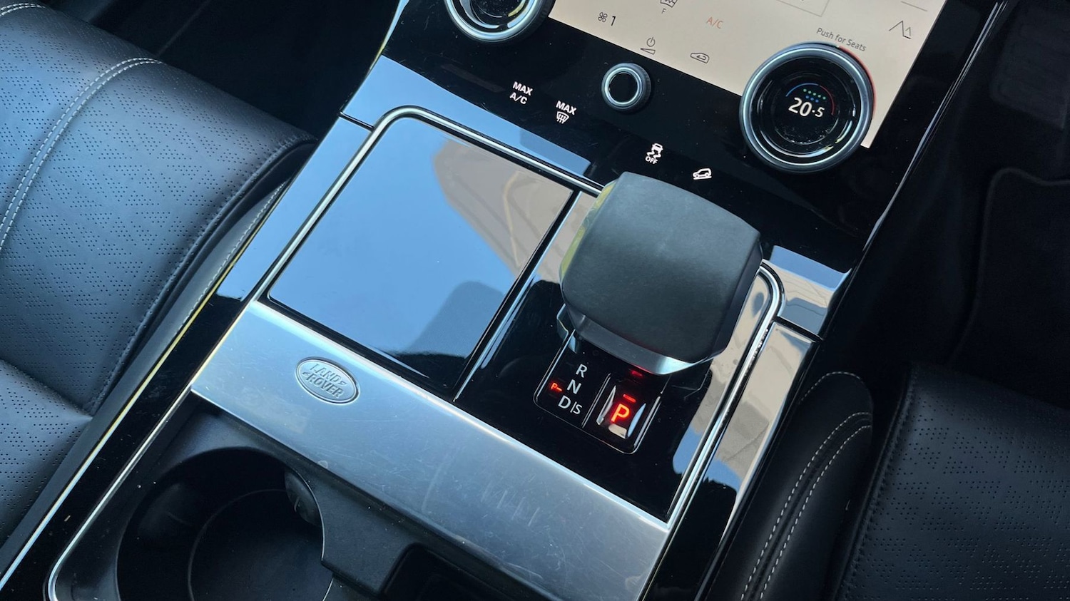 Used Land Rover Range Rover Velar 2022 for sale - 76111632: Photo 13