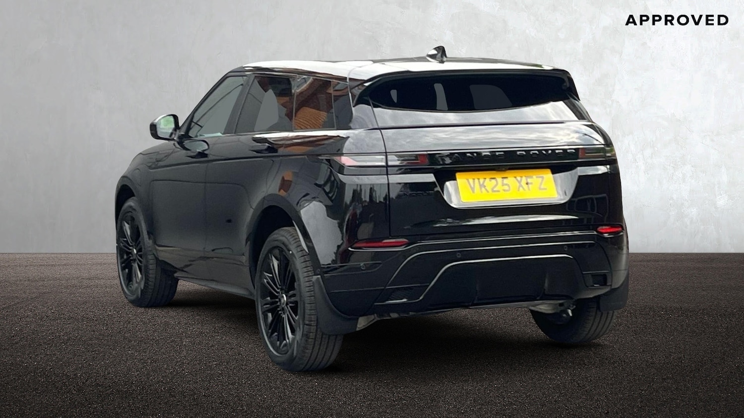 Used Land Rover Range Rover Evoque 2025 for sale - 76110721: Photo 2
