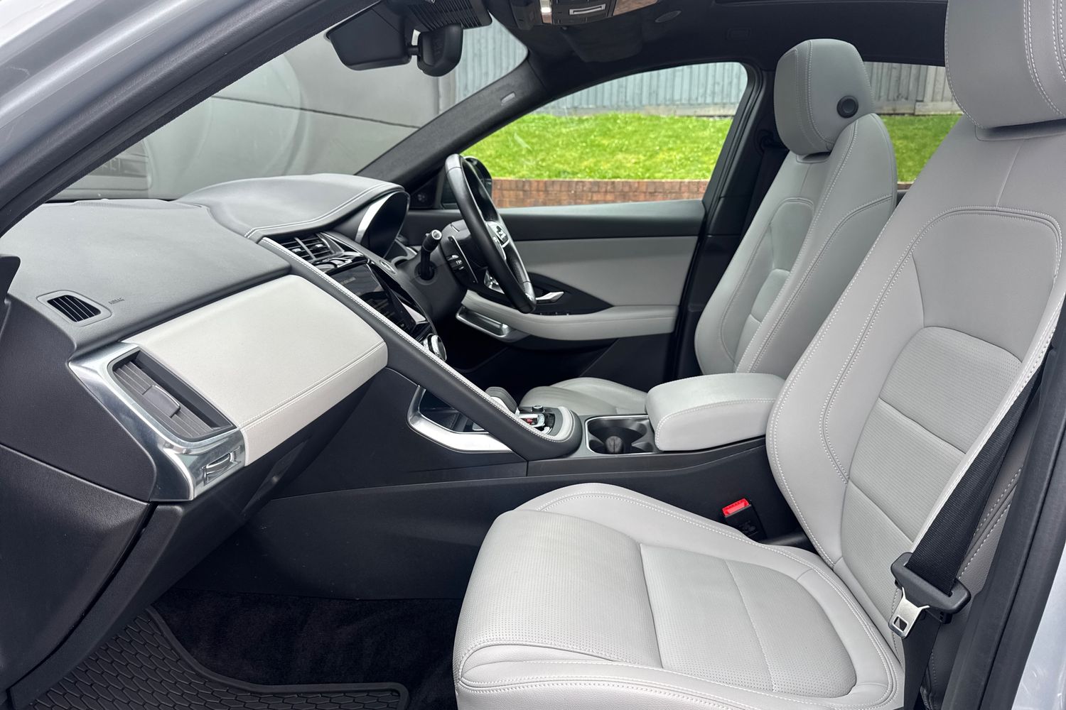 Used Jaguar E-Pace 2023 for sale - 77599795: Photo 3