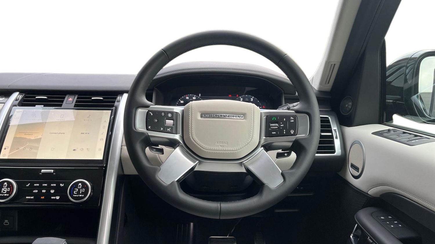 Used Land Rover Discovery 2025 for sale - 76551841: Photo 15