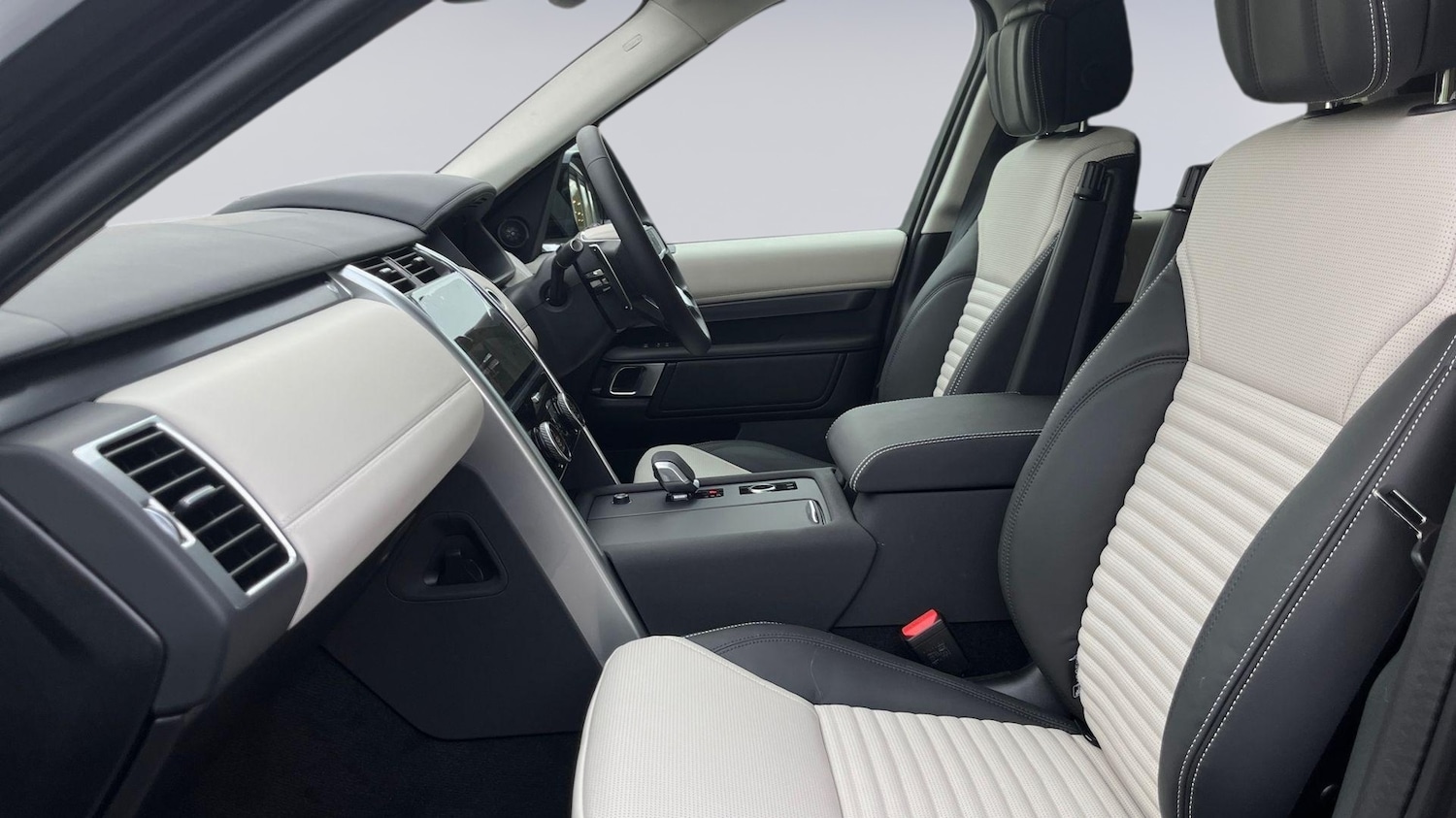 Used Land Rover Discovery 2025 for sale - 76551841: Photo 3