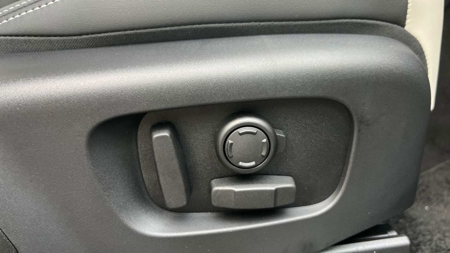 Used Land Rover Discovery 2025 for sale - 77177480: Photo 22