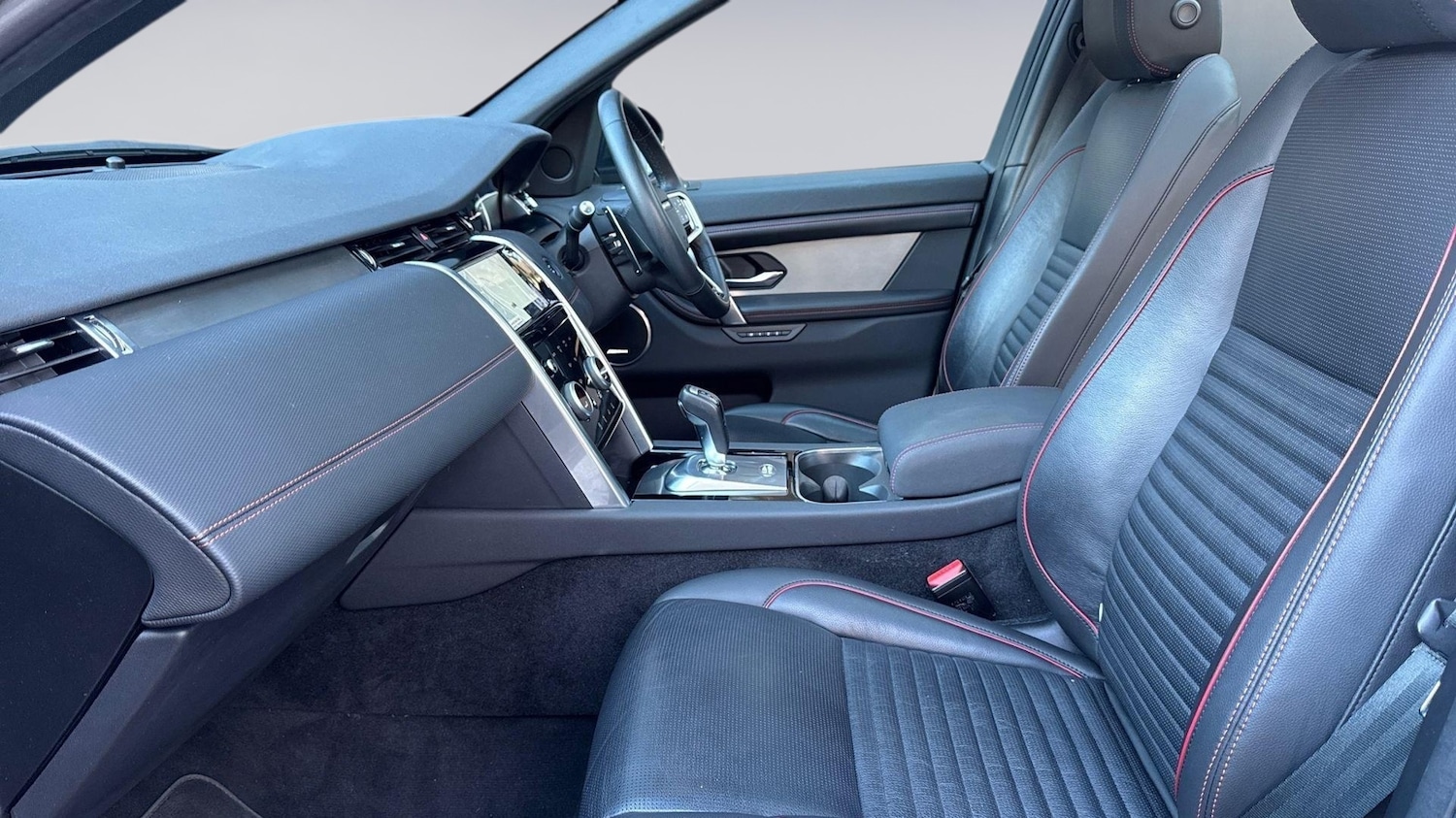 Used Land Rover Discovery Sport 2023 for sale - 77725369: Photo 3