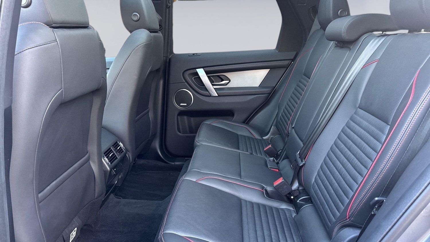 Used Land Rover Discovery Sport 2023 for sale - 77725369: Photo 4