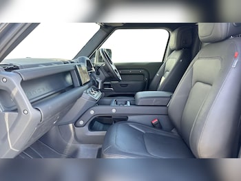 Used Land Rover Defender 90 2024 for sale - 77826129: Photo