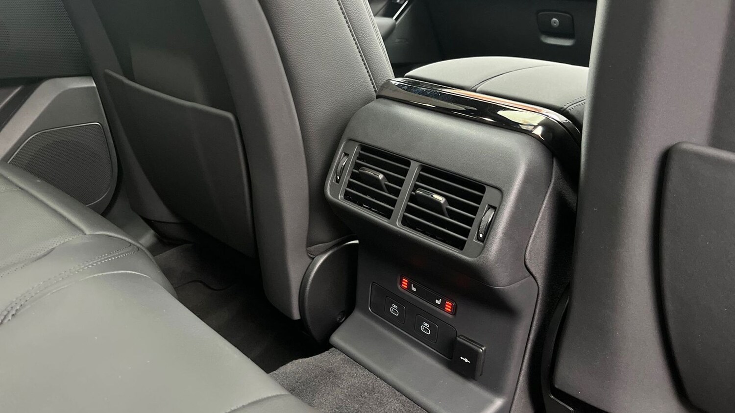 Used Land Rover Range Rover Velar 2025 for sale - 77177475: Photo 18