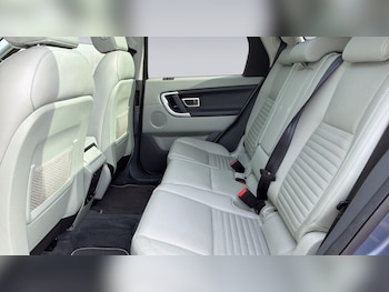 Used Land Rover Discovery Sport 2018 for sale - 78158258: Photo