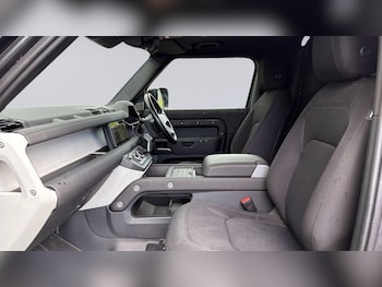 Used Land Rover Defender 90 2024 for sale - 78890809: Photo