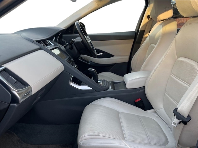 Used Jaguar E-Pace 2018 for sale - 76400324: Photo 3