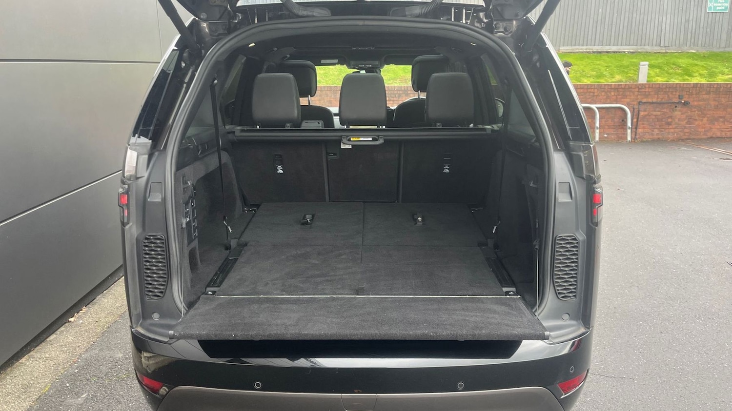 Used Land Rover Discovery 2023 for sale - 76716828: Photo 10