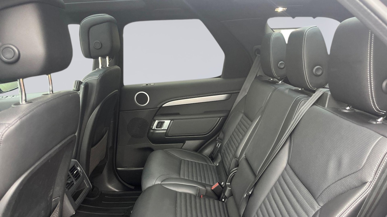 Used Land Rover Discovery 2023 for sale - 76716828: Photo 4