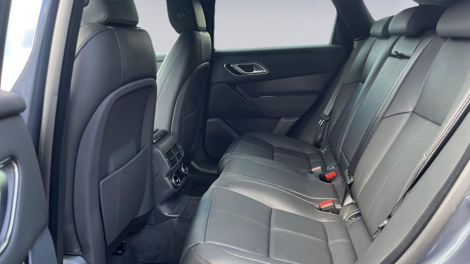 Used Land Rover Range Rover Velar 2025 for sale - 76110574: Photo 4