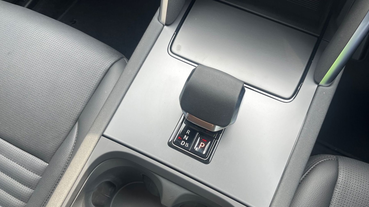 Used Land Rover Discovery Sport 2025 for sale - 76110713: Photo 13