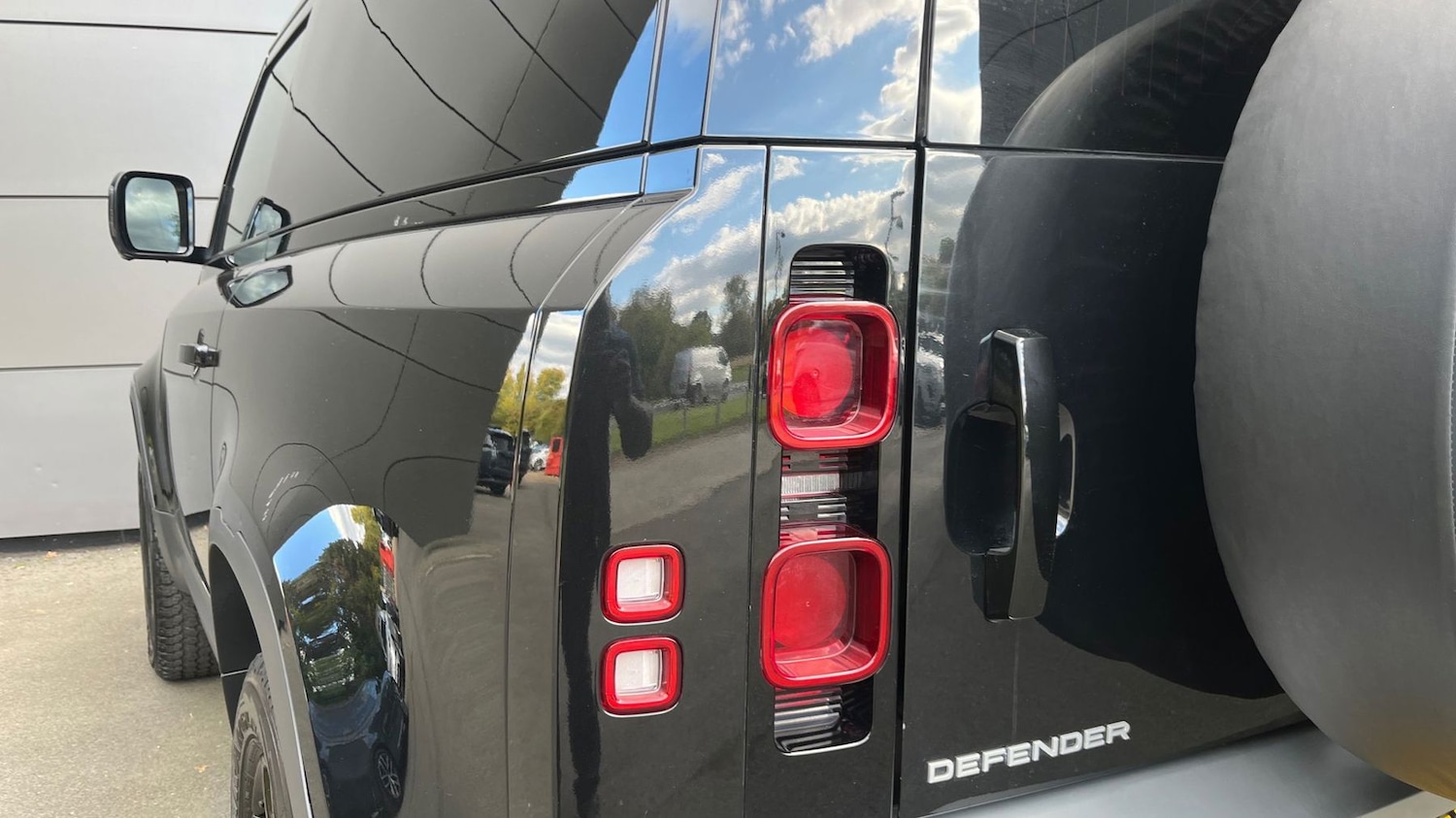 Used Land Rover Defender 2023 for sale - 76111515: Photo 19