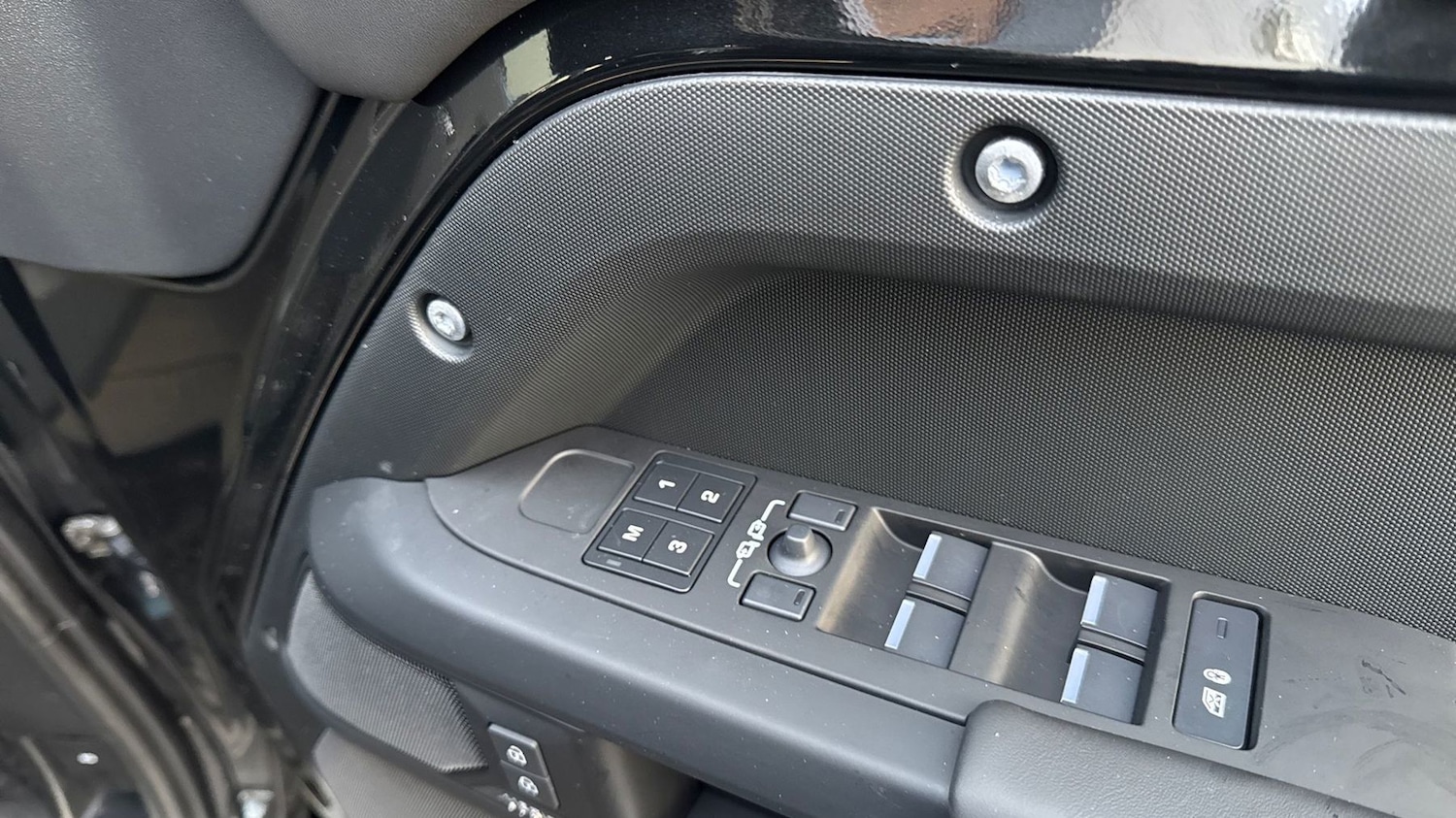 Used Land Rover Defender 2026 for sale - 77205038: Photo 24