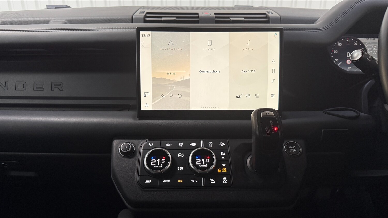 Used Land Rover Defender 2023 for sale - 77840901: Photo 14