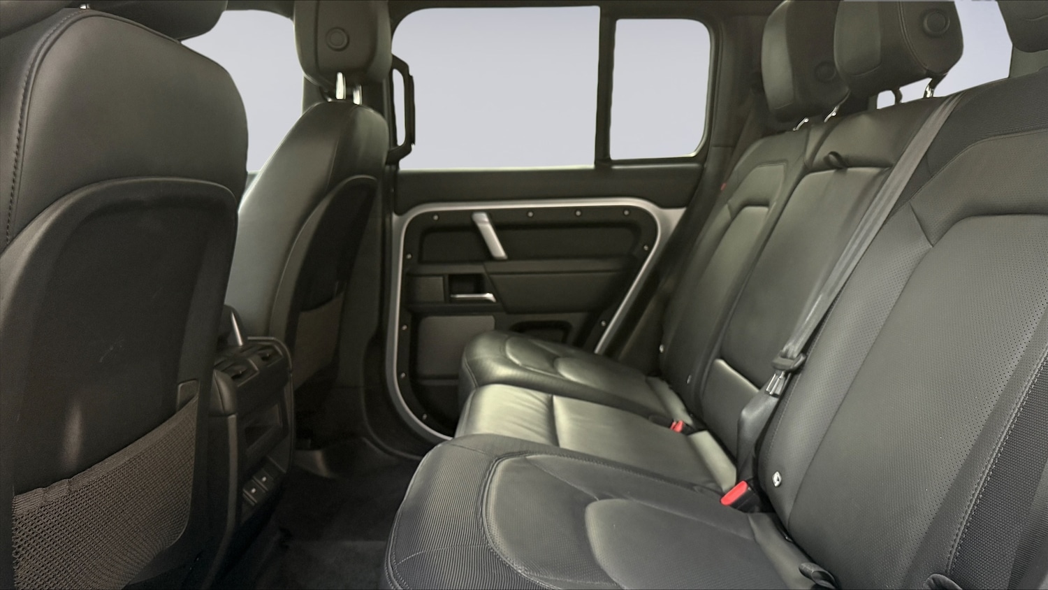 Used Land Rover Defender 2023 for sale - 77840901: Photo 4