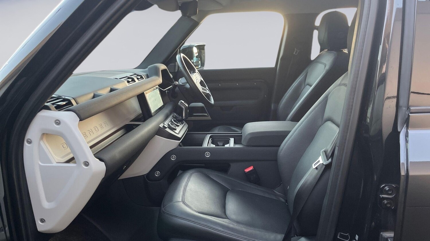 Used Land Rover Defender 2022 for sale - 76609246: Photo 3