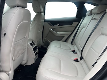 Used Jaguar F-Pace 2022 for sale - 75352651: Photo