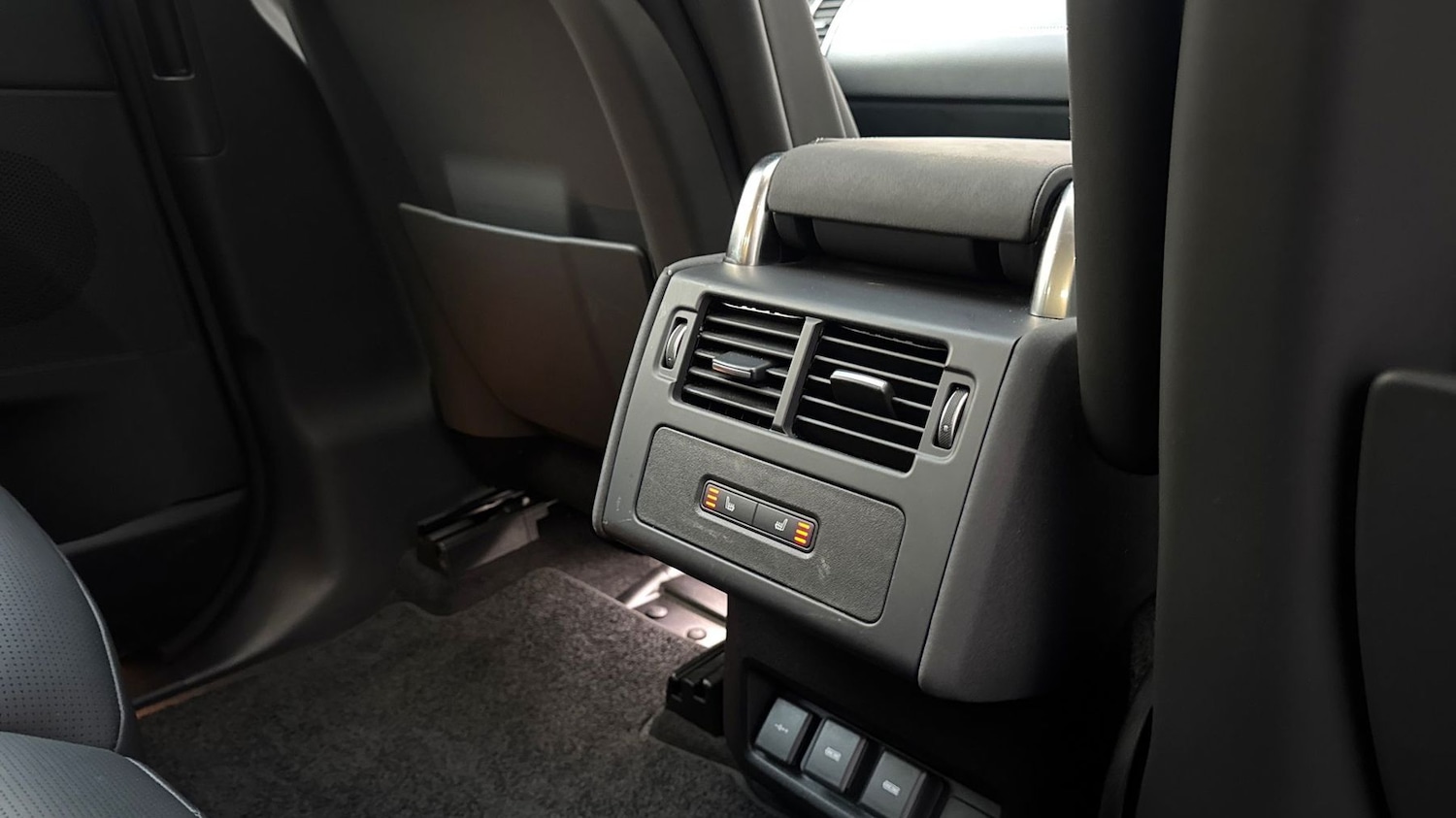 Used Land Rover Discovery 2023 for sale - 77013654: Photo 18