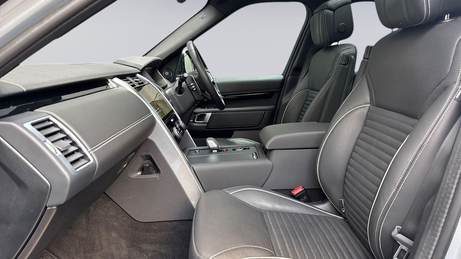 Used Land Rover Discovery 2023 for sale - 77013654: Photo 3