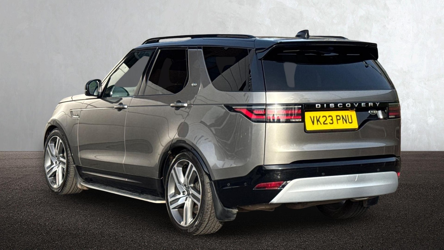 Used Land Rover Discovery 2023 for sale - 77785631: Photo 2