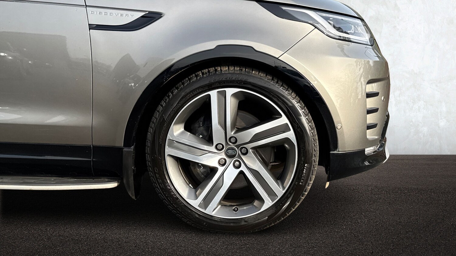 Used Land Rover Discovery 2023 for sale - 77785631: Photo 8