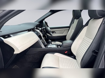 Used Land Rover Discovery Sport 2023 for sale - 78320271: Photo