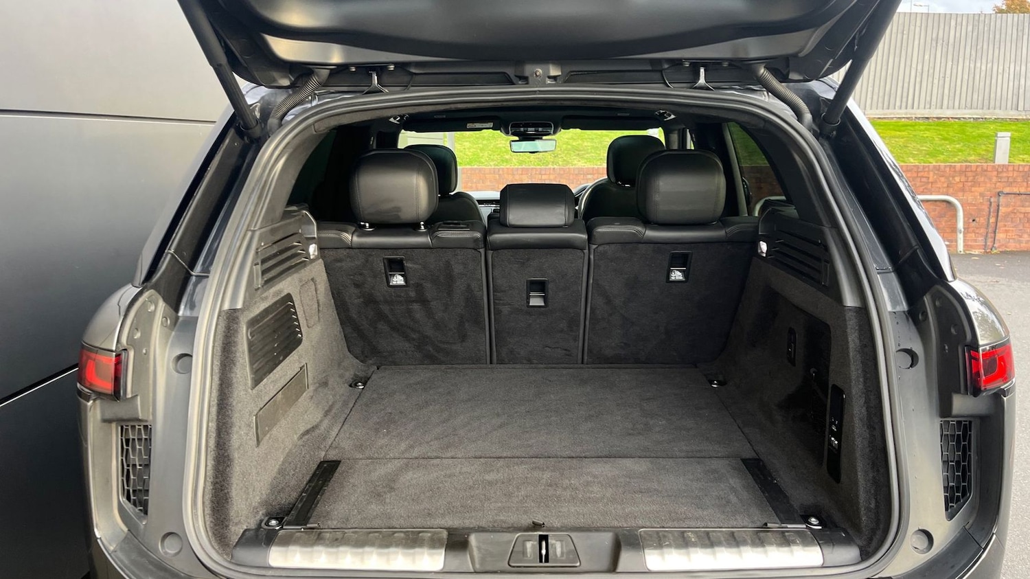 Used Land Rover Range Rover Sport 2023 for sale - 76888244: Photo 10