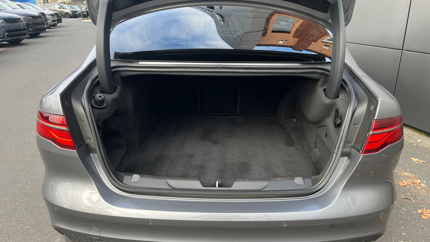 Used Jaguar XE 2021 for sale - 77177555: Photo 10