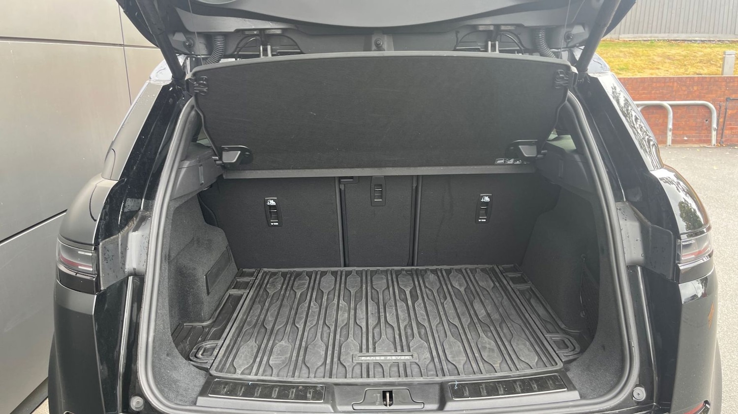 Used Land Rover Range Rover Evoque 2025 for sale - 76111221: Photo 10