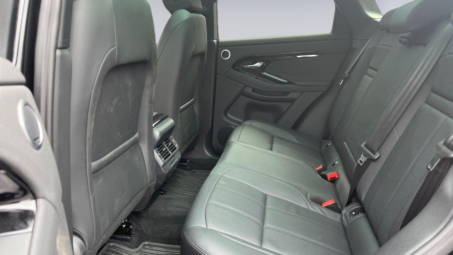 Used Land Rover Range Rover Evoque 2025 for sale - 76111221: Photo 4