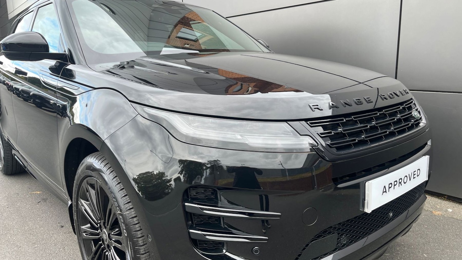 Used Land Rover Range Rover Evoque 2025 for sale - 76123965: Photo 17