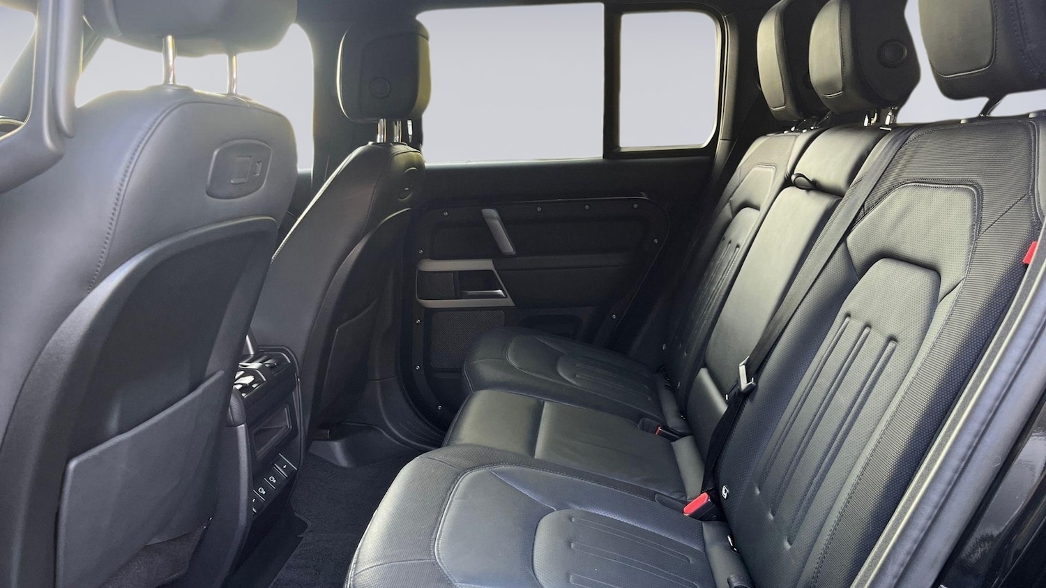 Used Land Rover Defender 2022 for sale - 77177173: Photo 4